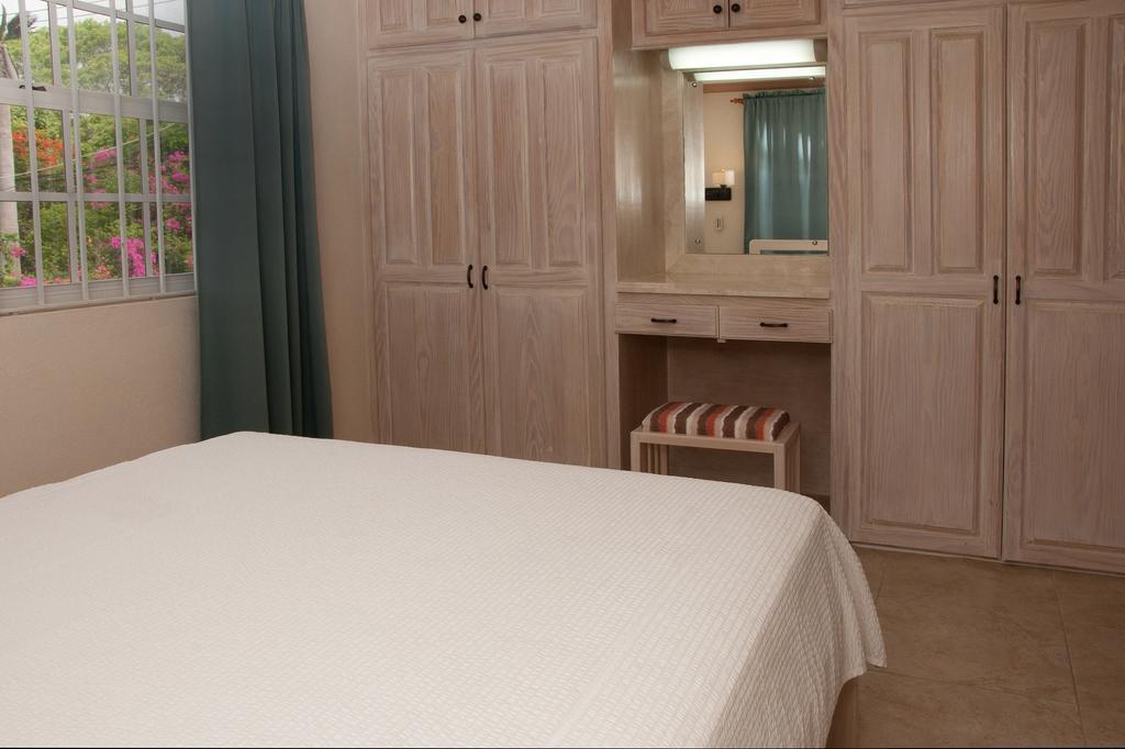 Sandy Bliss Condominiums Saint James Rum bild